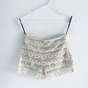 Forever 21 Lace cream bootie shorts extra small